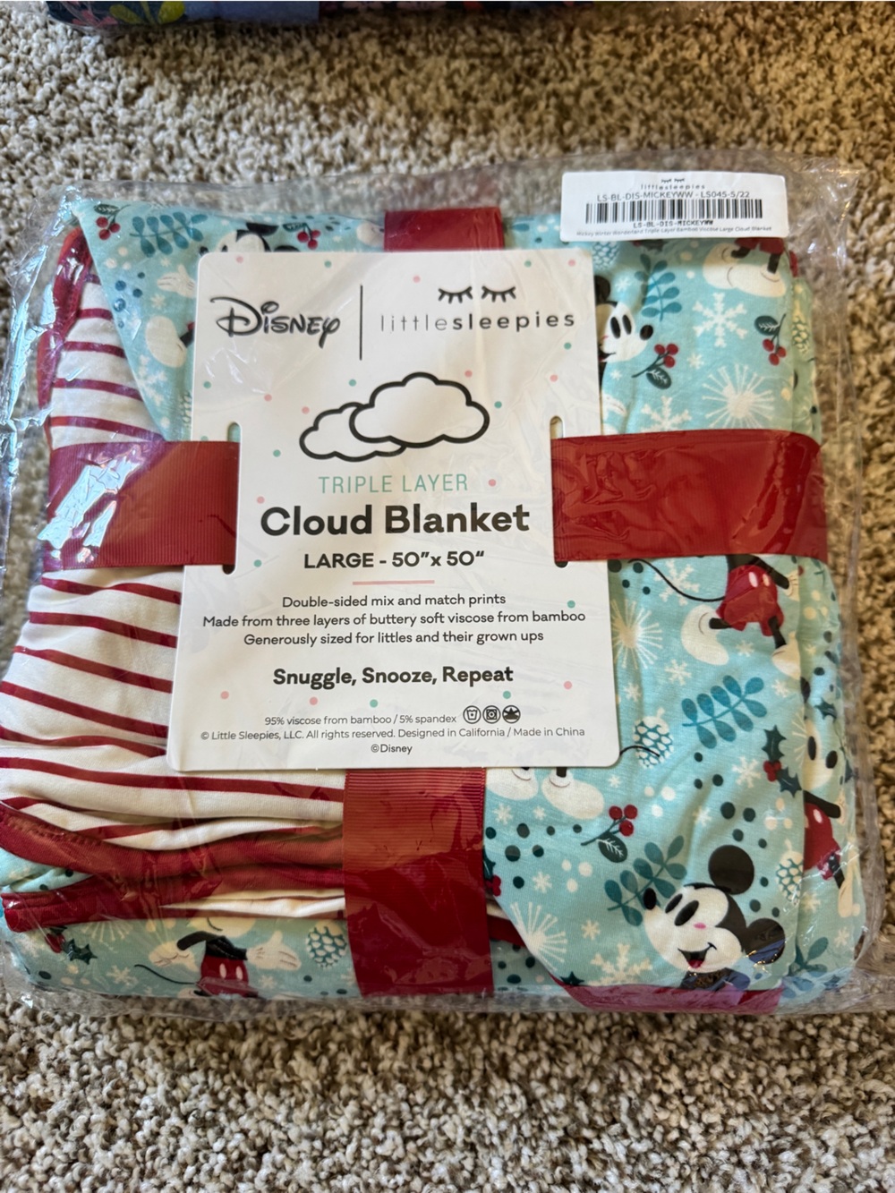 Disney Holiday Mickey Winter Wonderland Cloud Blanket